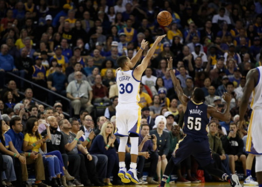  库里单场13记三分破联赛纪录  